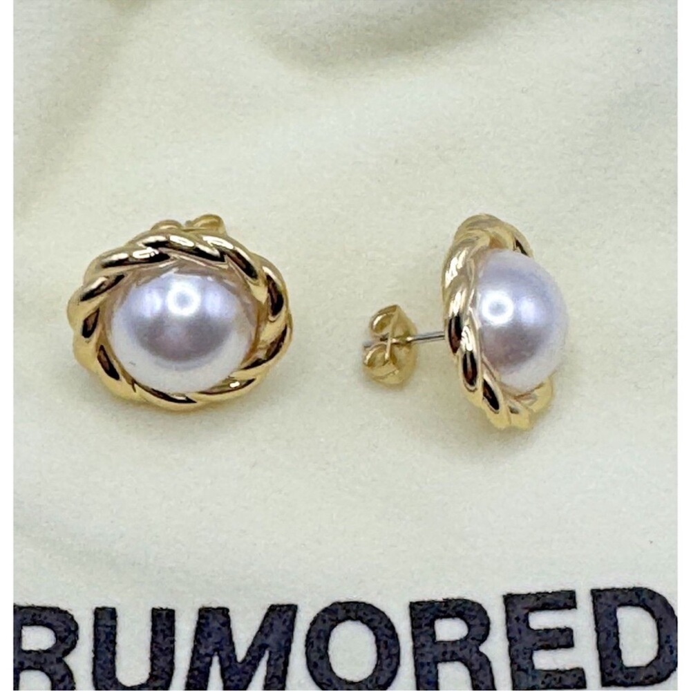 Rumored- Lady Di Cabochon Pearl Stud 14K Gold Plated Earrings NWT - Picture 4 of 6